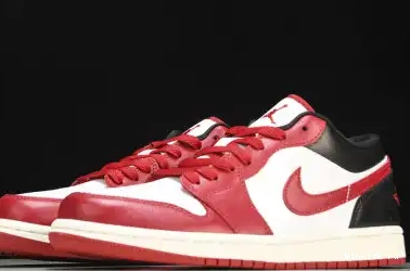 Black Toe Jordan 1  Low Retro Reverse 0423